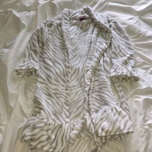 White and Gray Zebra Print Fleece Robe Size S